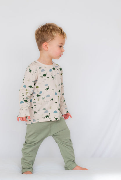Child wearing Seagrass Marley Pants by Burrow and Be